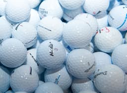 100 mixed golf balls Mint / Near Mint / Standard / B grade. PERFECT FOR CASUAL PLAY ★THIS MONTH SPECIAL SALE★